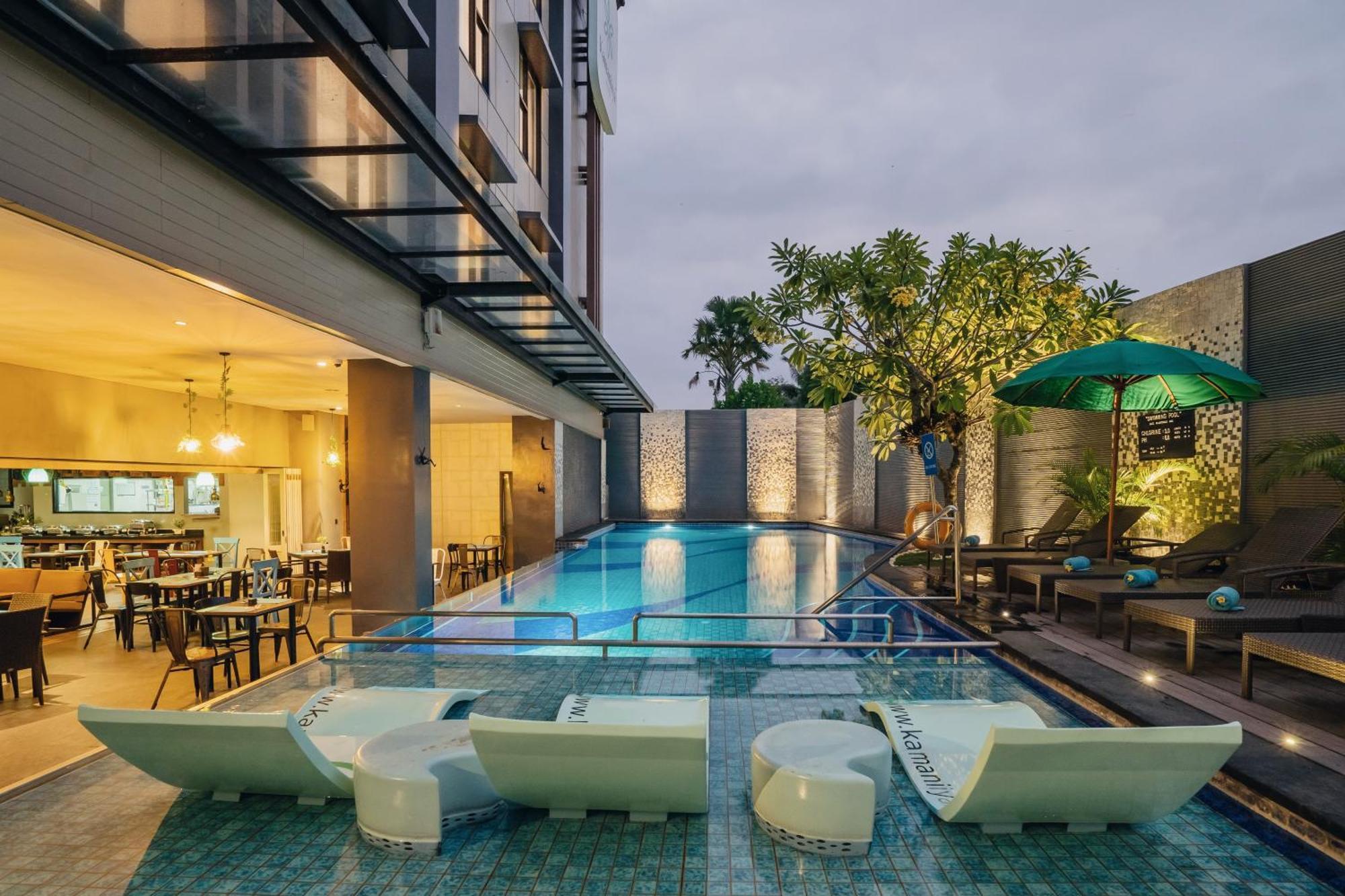 Kamaniiya Petitenget Seminyak Ngoại thất bức ảnh